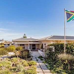 https://the-sir-david-boutique-guest-house.hotels-capetown.com
